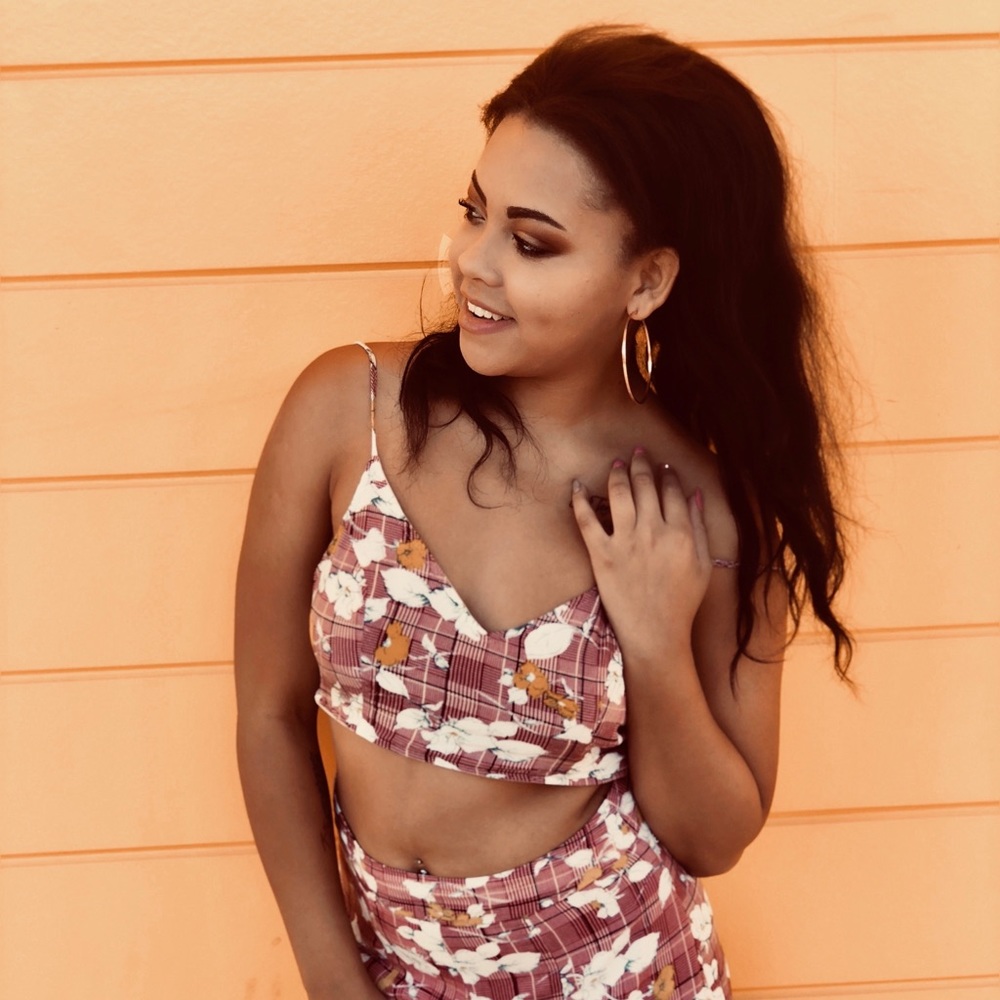 Meet your Posher, Tera